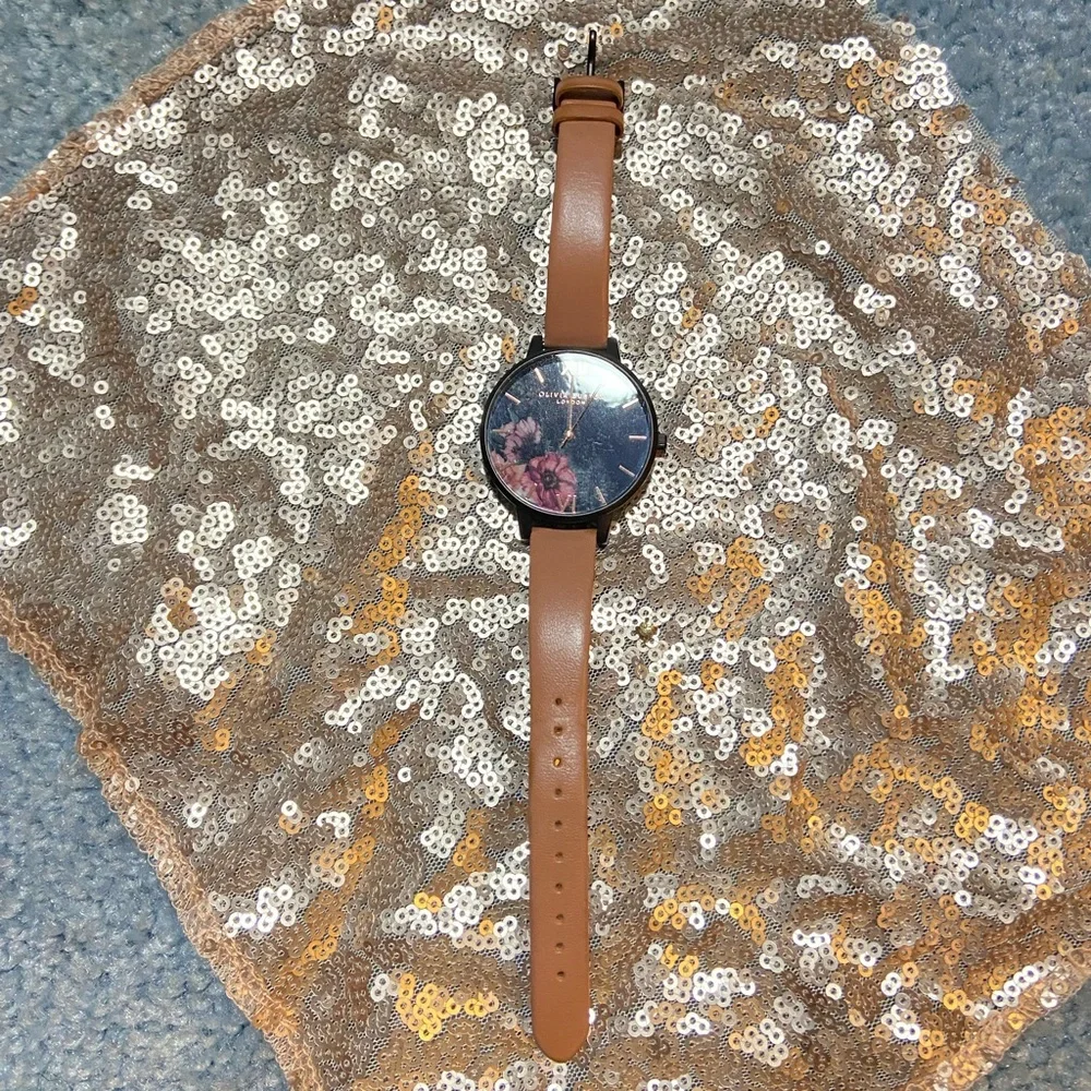Watch - Picture 1 of 2